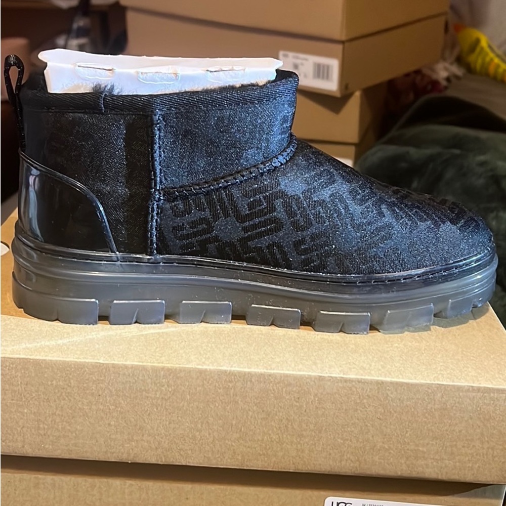 UGG Classic ultra mini Monogram in black